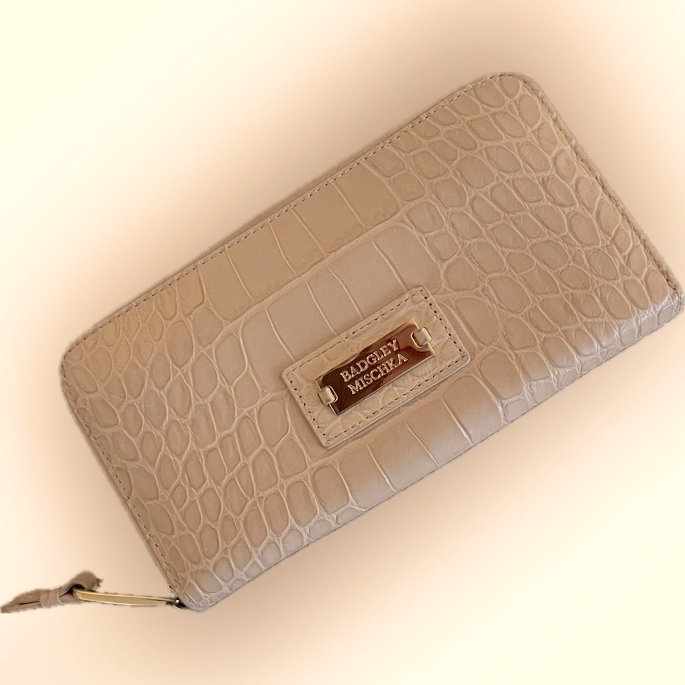 BADGLEY MISCHKA Wallet